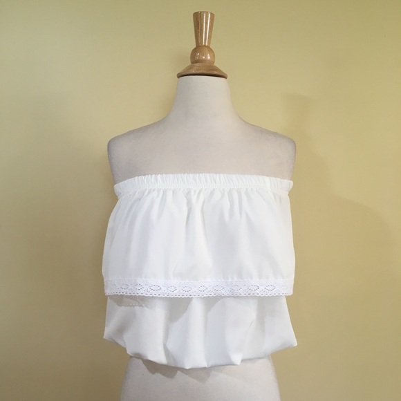 Crochet Lace Off Shoulder Cropped Top - Picture 5 of 7